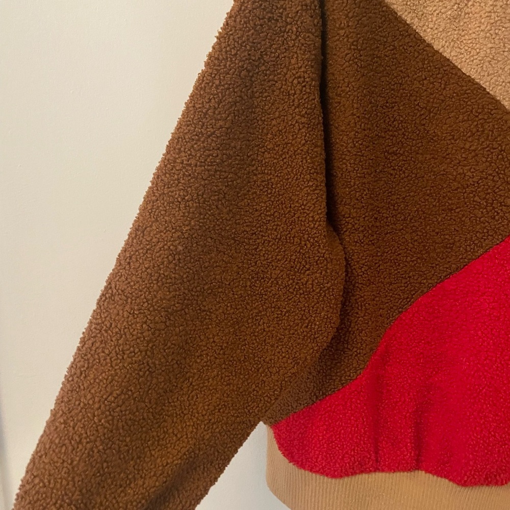 Simons Icône Women’s Colour-block Teddy Sweater - Picture 3 of 5